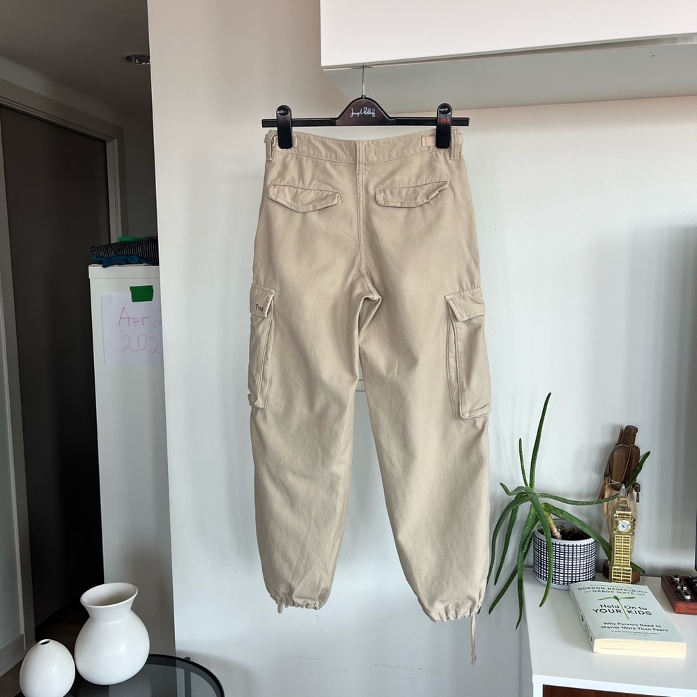 Aritzia TNA Cargo Supply Pant Mid Rise Short Gd Birch Casual Sz 0 - Picture 5 of 13